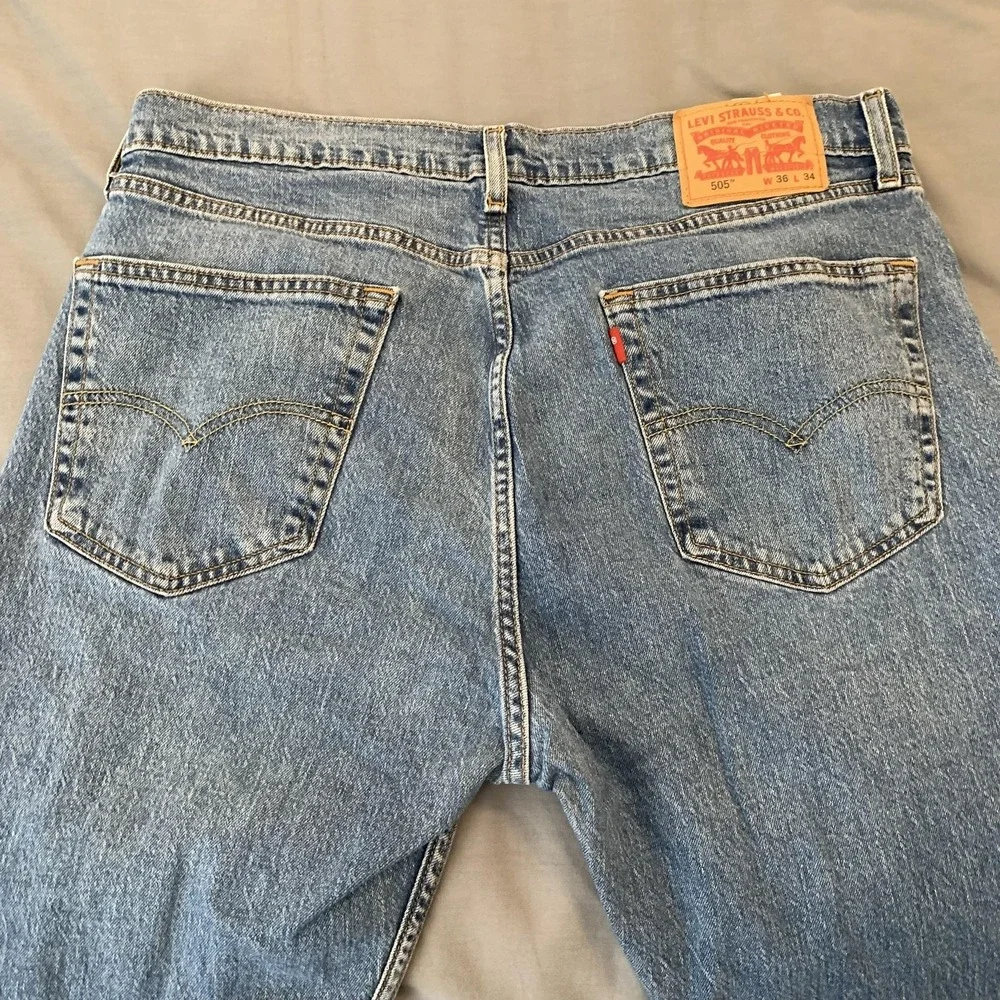 Levis 505 Jeans Mens 36x34 Blue Medium Wash Regular Fit Straight Denim Nice Fade